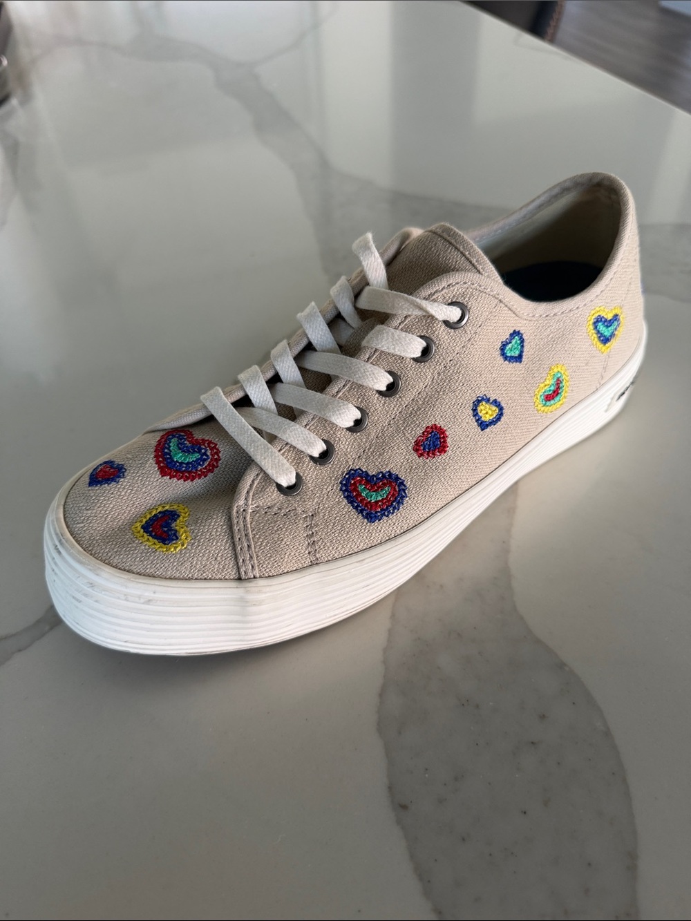 SeaVees Monterey Sneaker Platform Rainbow Heart Embroidered Slub Linen Wmn’s 9